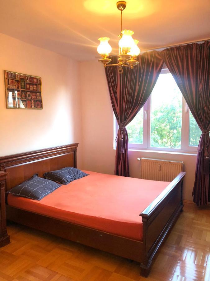 Vintage Bucharest Apartment Екстериор снимка